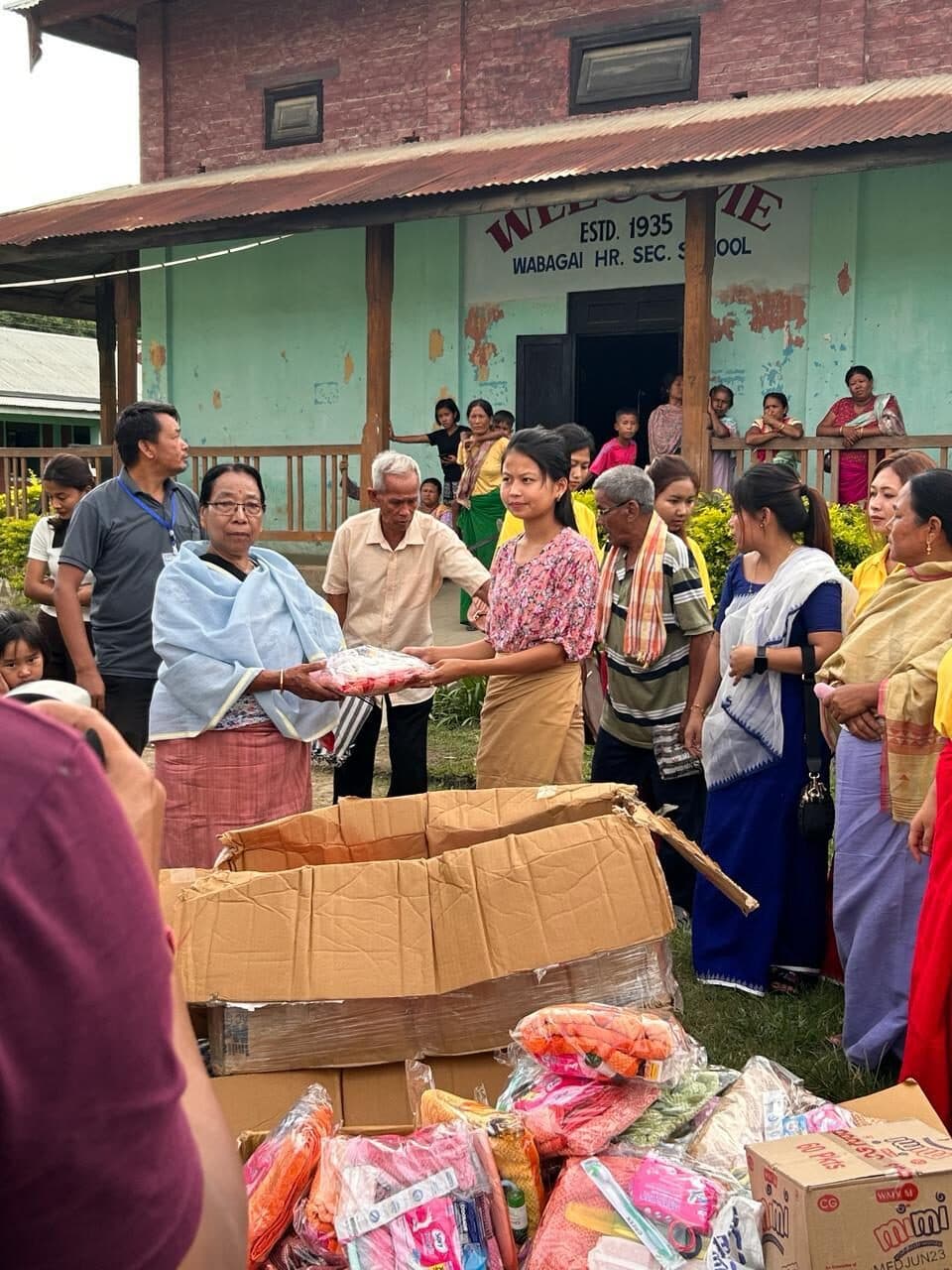 Relief supplies delivered to families at Waragai Higher Secondary School
